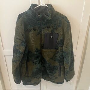 686 men’s everywhere outpost Sherpa fleece jacket camo large